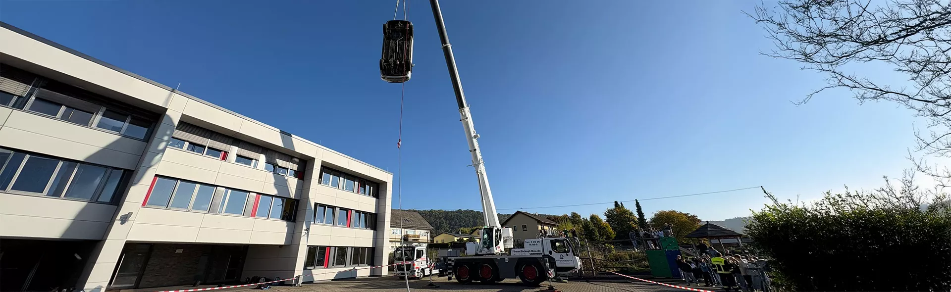KAG Westerburg Verkehrssicherheit Unfallsimulation Mobilkran Dickopf-Bau