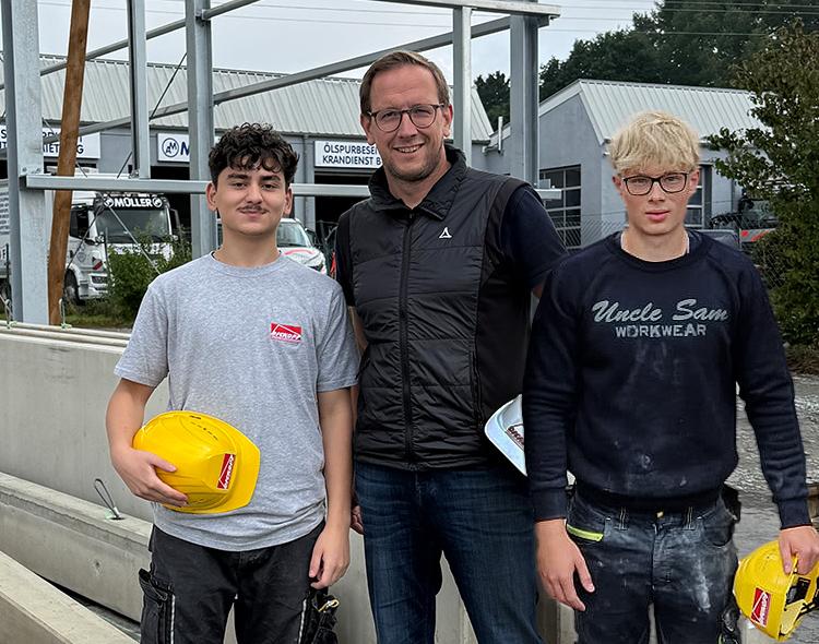 Maurer Azubis Auszubildende Dickopf-Bau Ausbildungsstart Baustelle