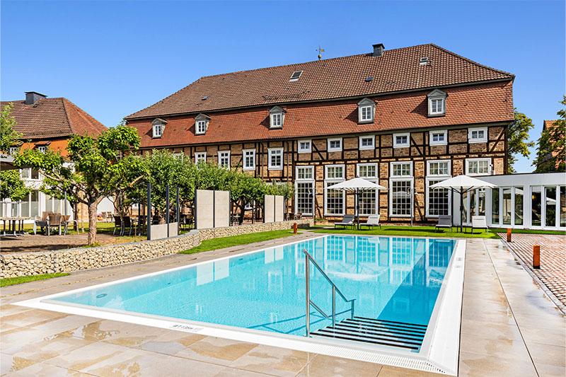Schwimmbadbau Fertigbau Pool Betonfertigteil Bad Arolsen – Welcome Hotel