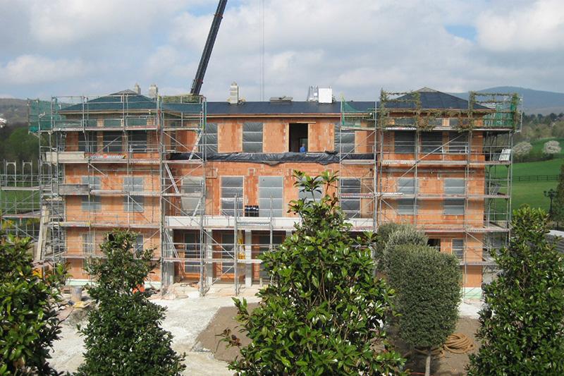 Einfamilienhaus Kronberg Gerüstbau Kran