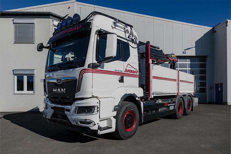Lkw mit Heckkran Dickopf-Bau